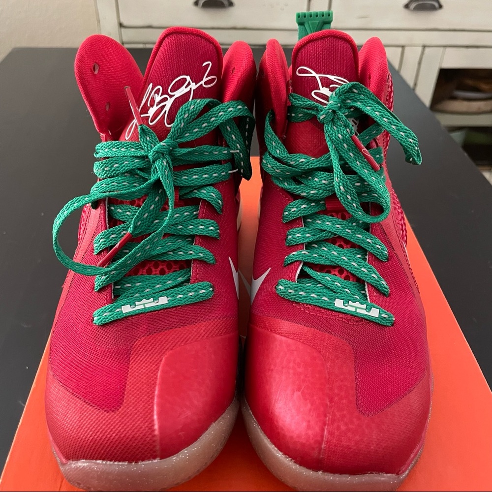 Nike LeBron 9 Christmas (GS) - size 4 (Pre-owned)